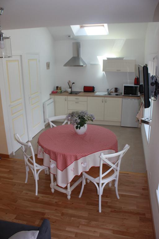 Domaine De La Guignardiere Vievy-le-Raye Room photo
